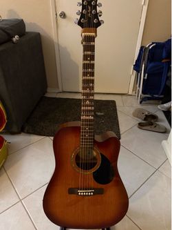 Acoustic Dreadnought guitar w/ hard travel case