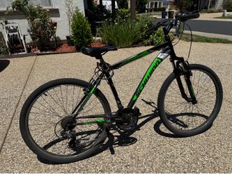 Great condition - Schwinn Sidewinder 26 Mountain Bike