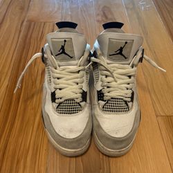 MILITARY BLACK JORDAN 4s