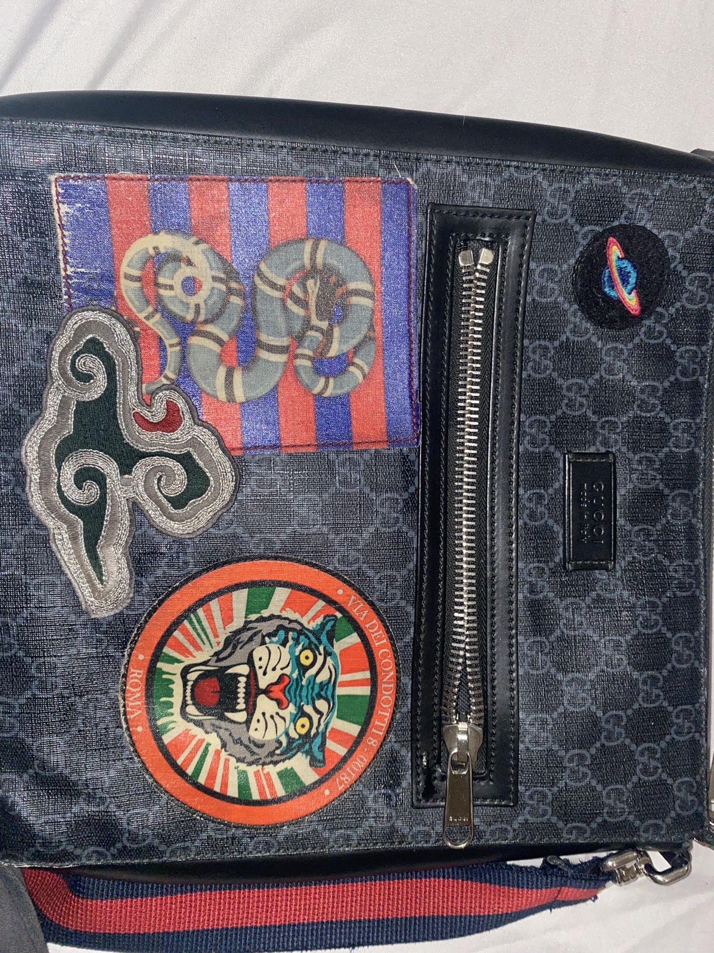 Gucci GG supreme Night Courrier Bag