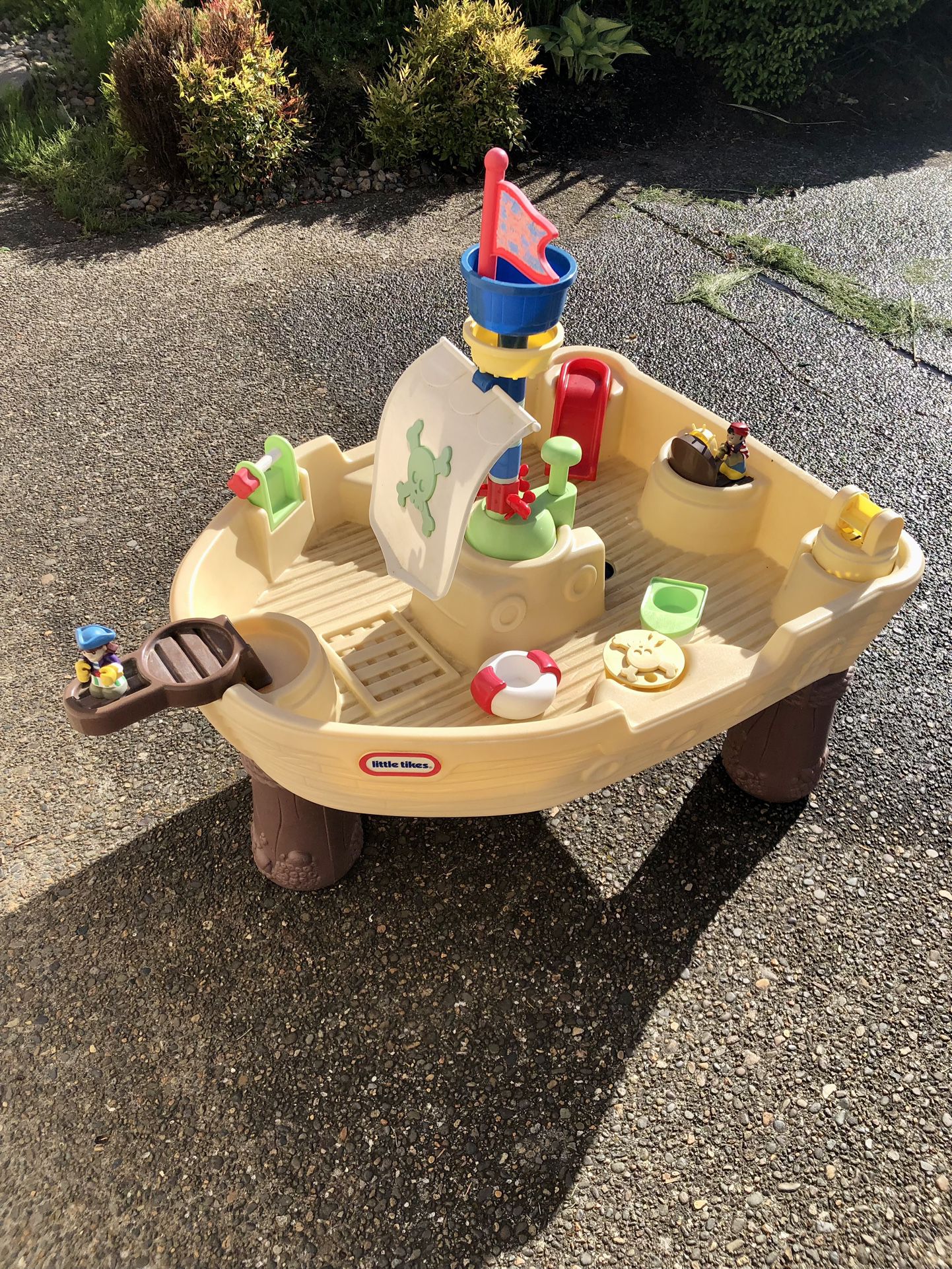 Little Tikes Pirate Ship Water Table