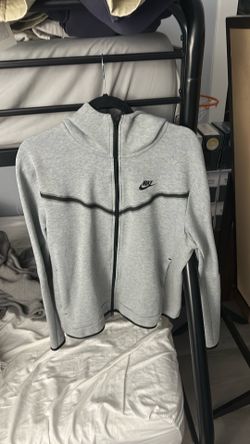 Nike tech zip up jacket size large