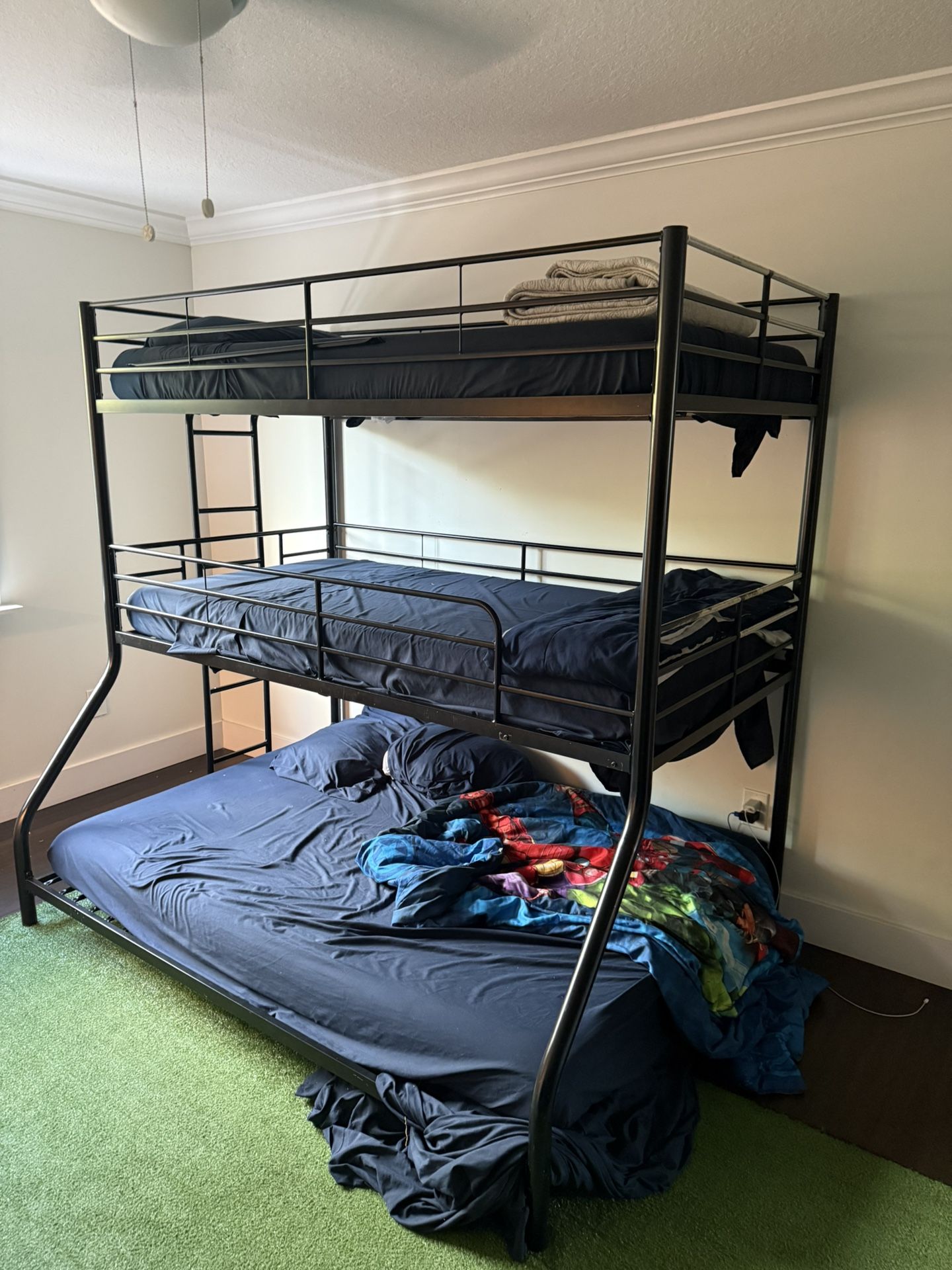 Bunk bed - triple