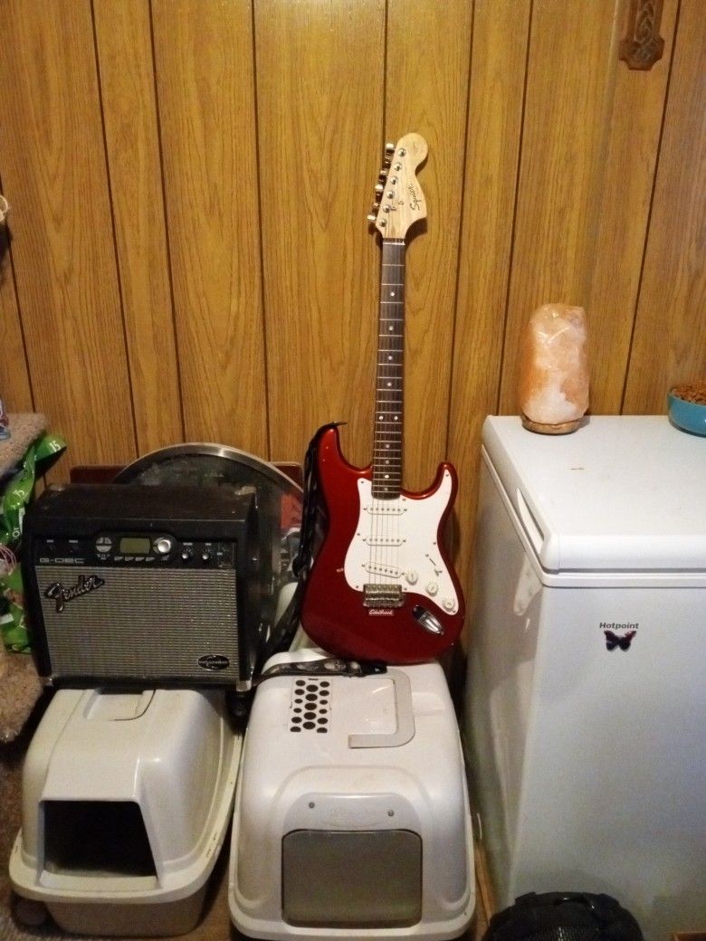 Squire Strat Fender Guitar & Fender G-DEC Guitar Digital Entertainment Center Amp