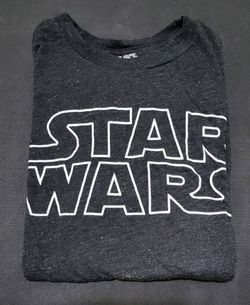 🌌 Star Wars Logo Tee – Size Small (Mad Engine, Official Lucasfilm)
