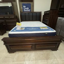 Gloria Platform Bedroom Set (CLEARANCE)