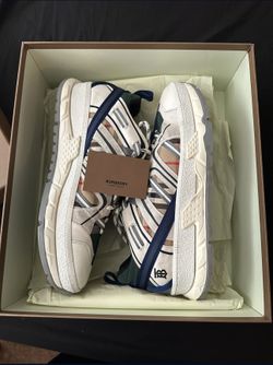 Burberry Size 45
