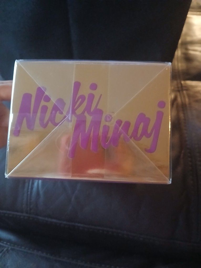 Naki minaj Pink Friday perfume
