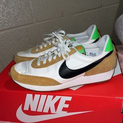 Nike Daybreak Wheat (Women's)