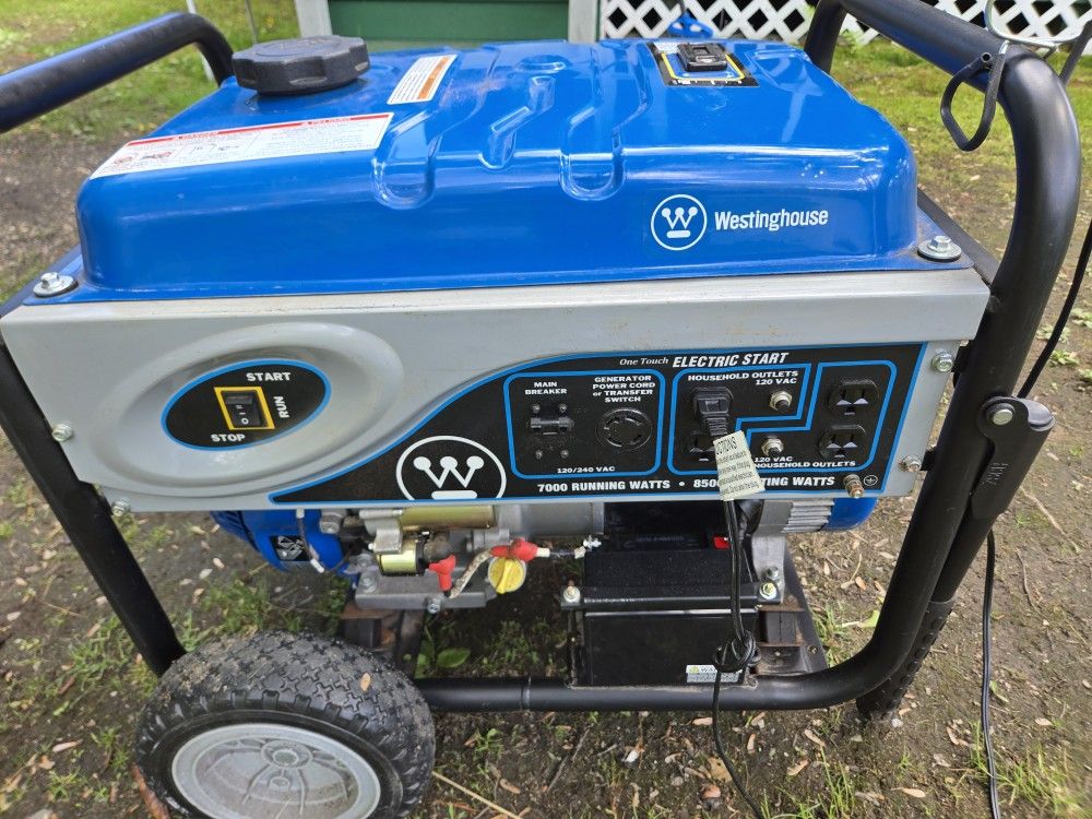 Westinghouse, 7000 W/ 8500W GENERATOR. VERY LITTLE USE ON THIS GENERATOR DON'T MISS OUT.