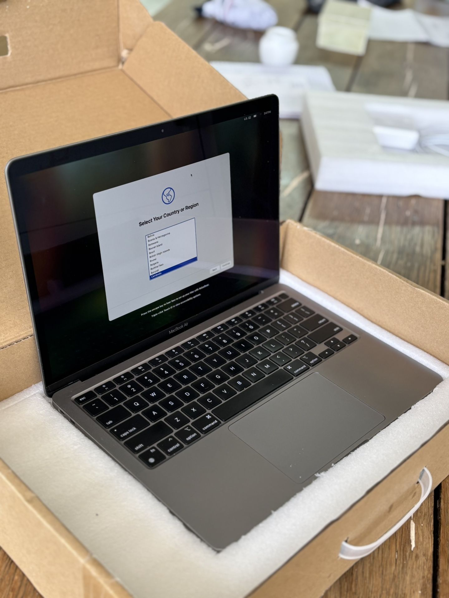 バッテリー90% Apple MacBook Air m1 8/256充放電回数8回！ macbook