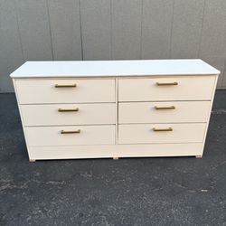 NEW WHITE SIX DRAWER DRESSER WITH GOLD ACCENT KNOBS✨