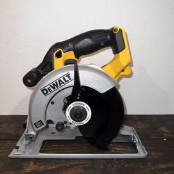 20V Max Cordless 6.5 in.Sidewinder Style Circular Saw (TOOL ONLY) NO BATTERY - NO CHARGER