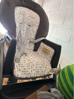 Toddler high chair, like new.