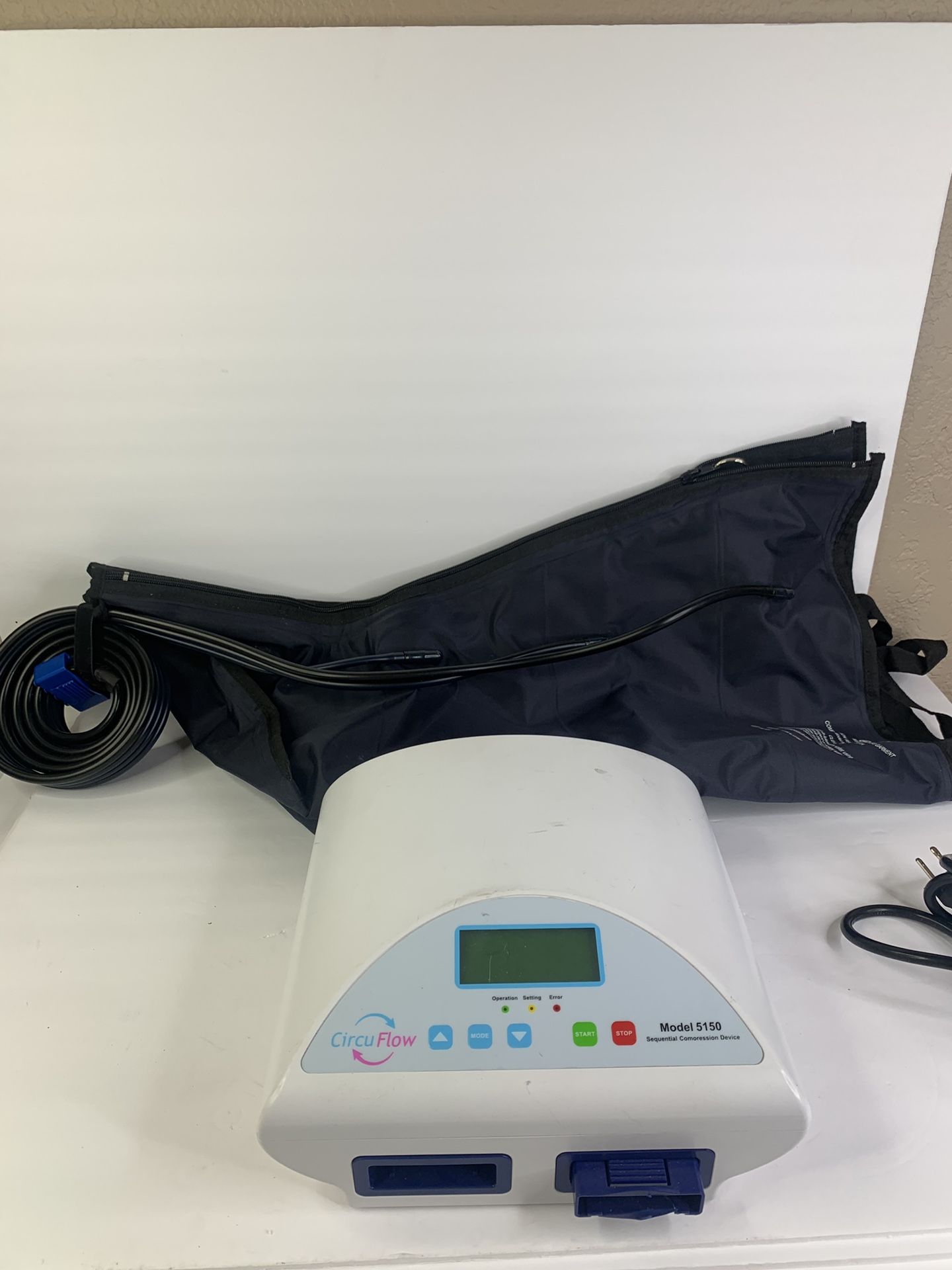 Circu flow leg compressor