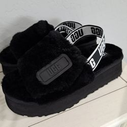 UGG SLIPPERS 