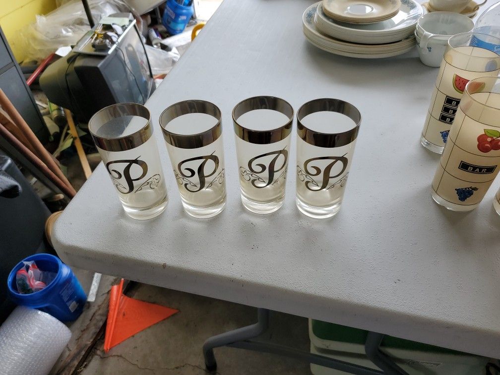 Dorothy Thorpe wide silver rim drinking glasses set of 4 monogrammed letter P