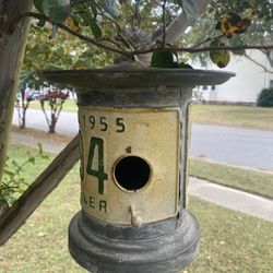 Metal License Plate Birdhouse