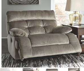 Oversized recliner (powered)