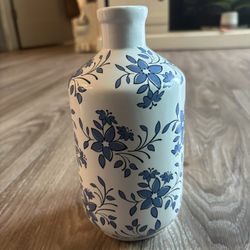 Cute Blue And White 8” Bottle