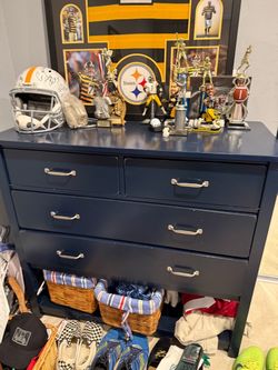 Blues dresser