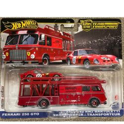 Hot Wheels Team Transport Ferrari 
