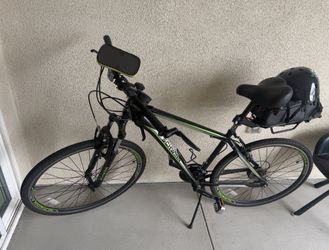 Schwinn Men’s Bike With Phone Holder, Helmet, Rear Bag Attachment!