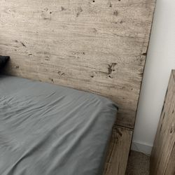 Standard King Bed Frame MOVING - NEED TO GO PICK UP 4/1 or 4/2