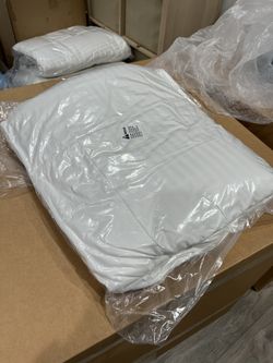 Hotel Quality Duvet Covers Queen - Retails For $150