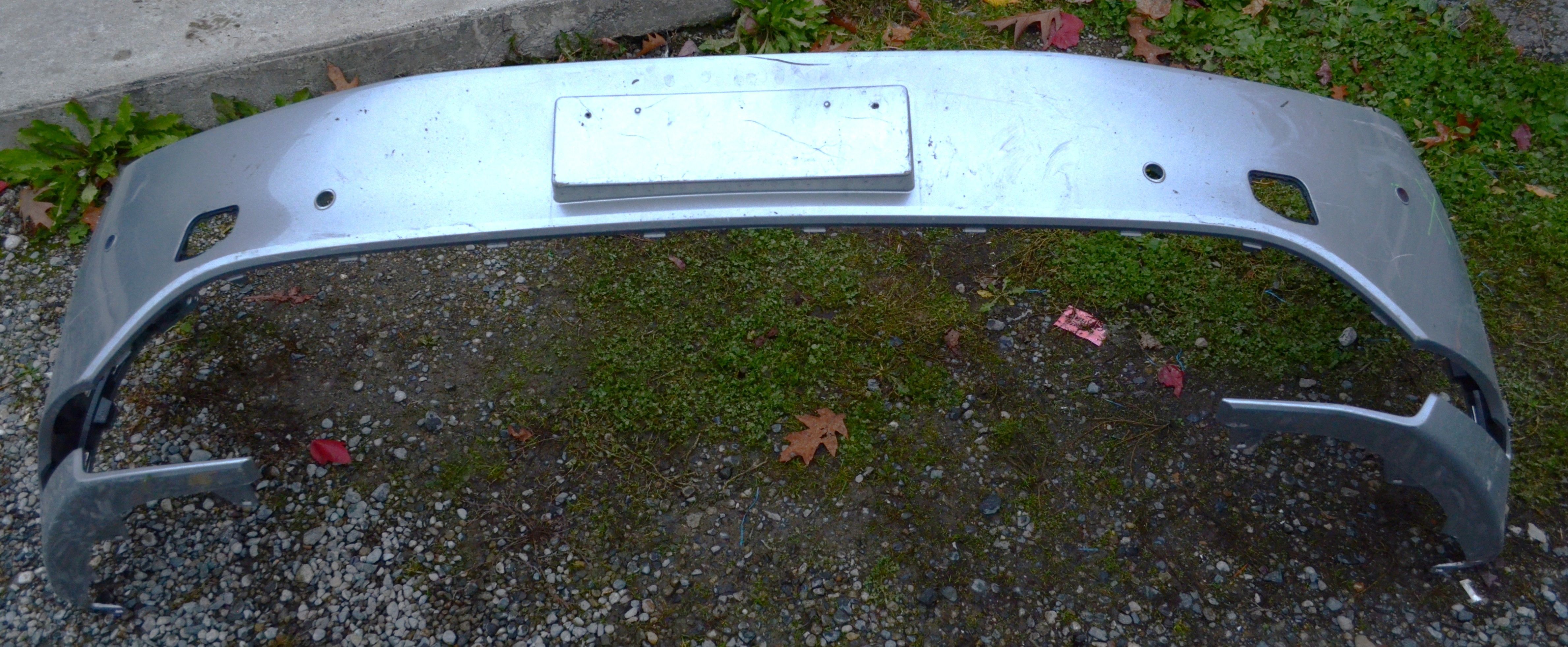 USED REF#U0392 || 2023-2025 TOYOTA PRIUS || FRONT BUMPER COVER ONLY