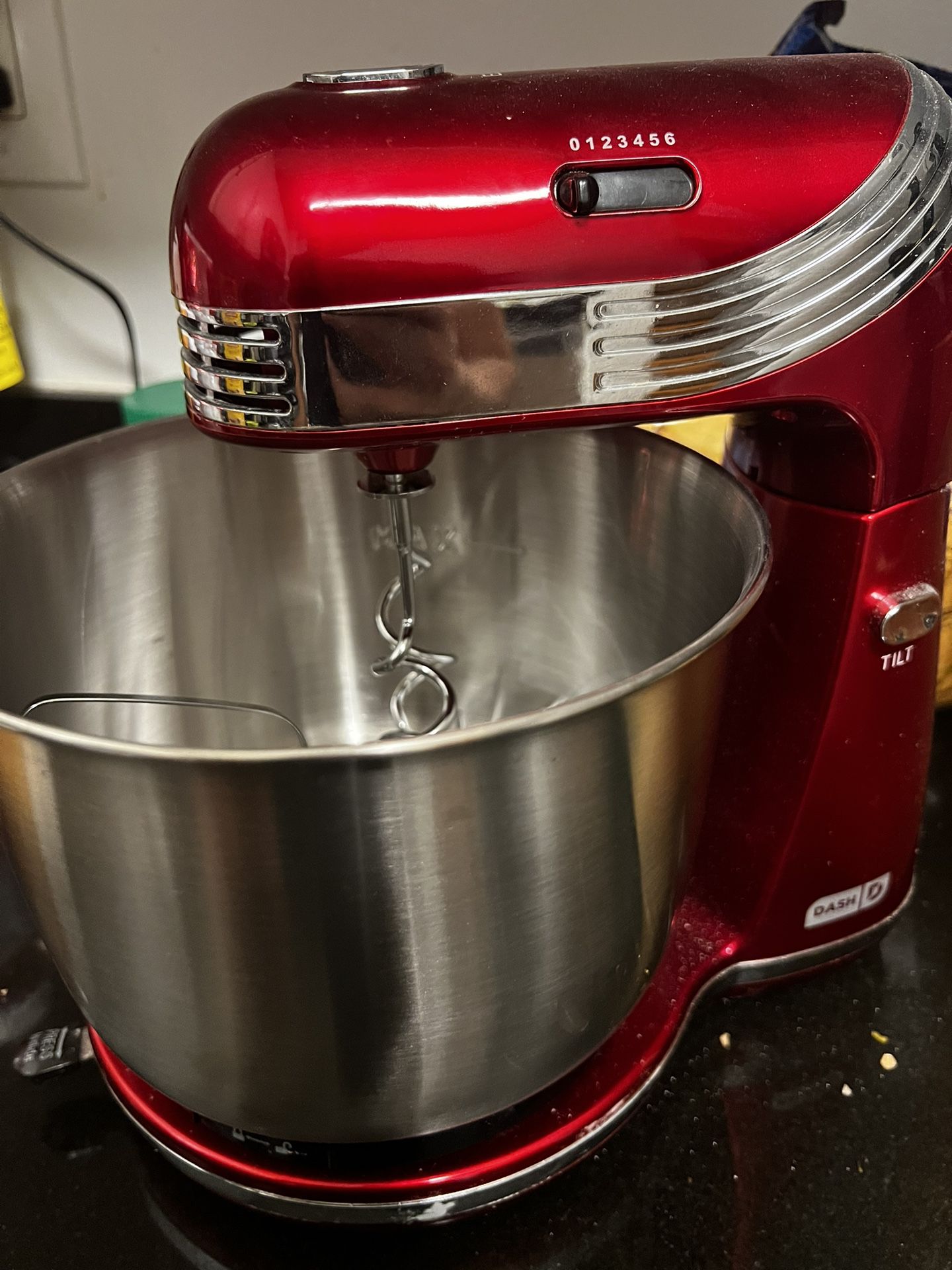 Dash Stand Mixer - Free Delivery for Sale in Jersey City, NJ - OfferUp