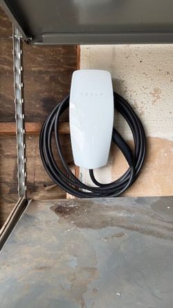 Tesla Stand Wall Connector