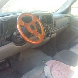 Parting out Chevy trucks 01 99 97 95 88