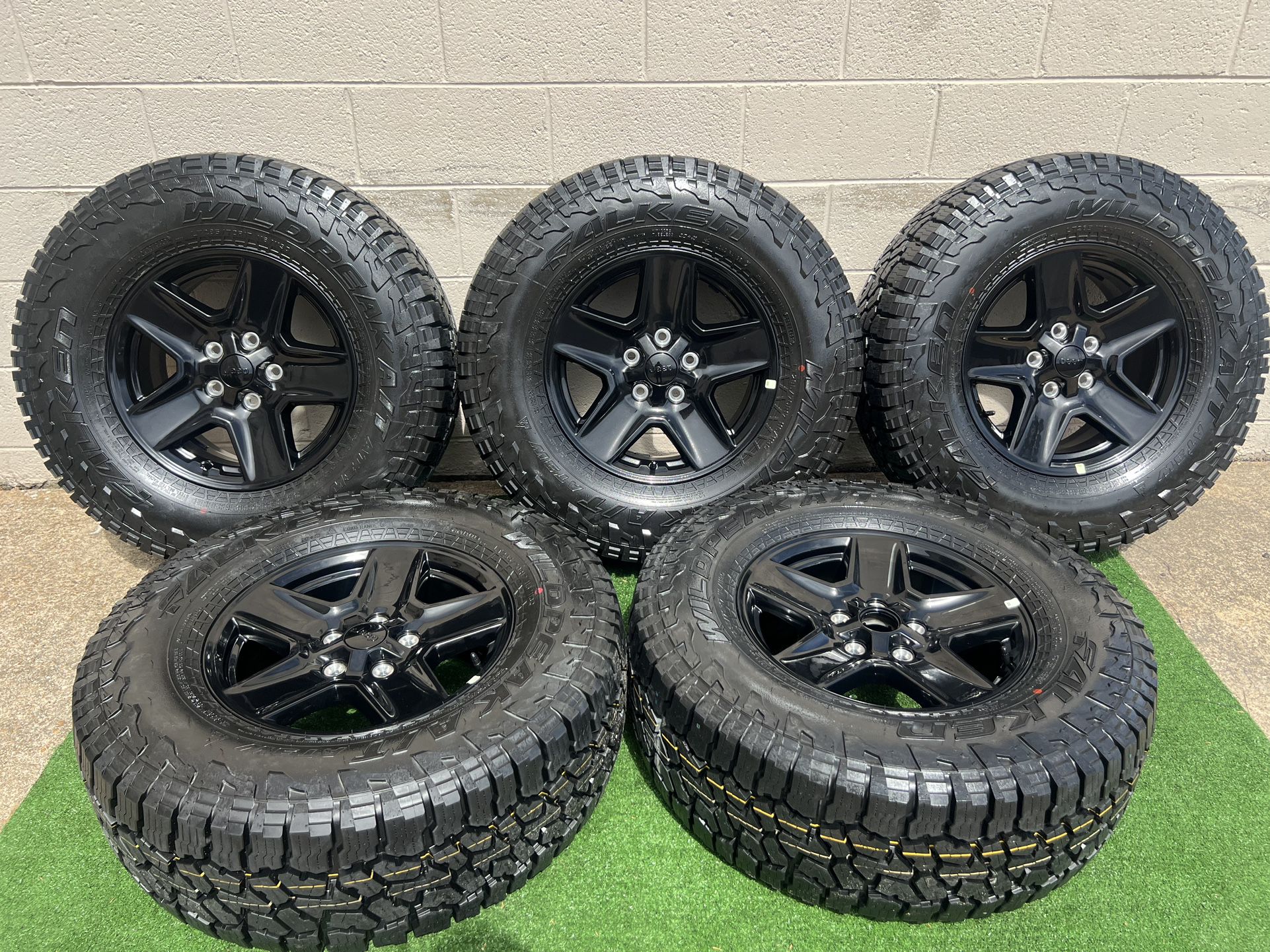 Black Gladiator Wheels And Tires 