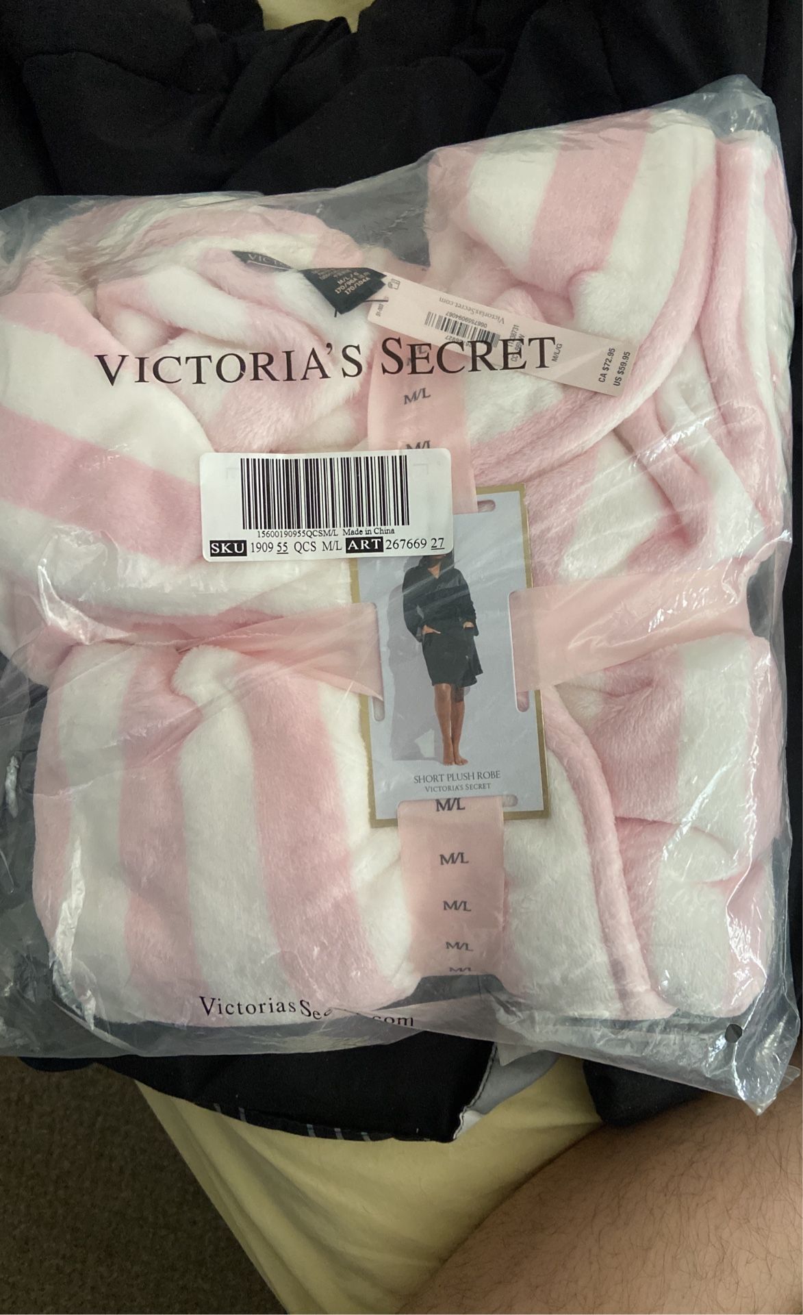 M/L Victoria Secret Plush Brandnew Robe