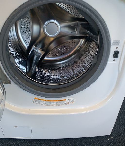 LG WASHER AND ELECTRIC DRYER ALL IN ONE F F1C