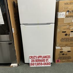 18.3 Cu Ft Top Freezer Refrigerator $580