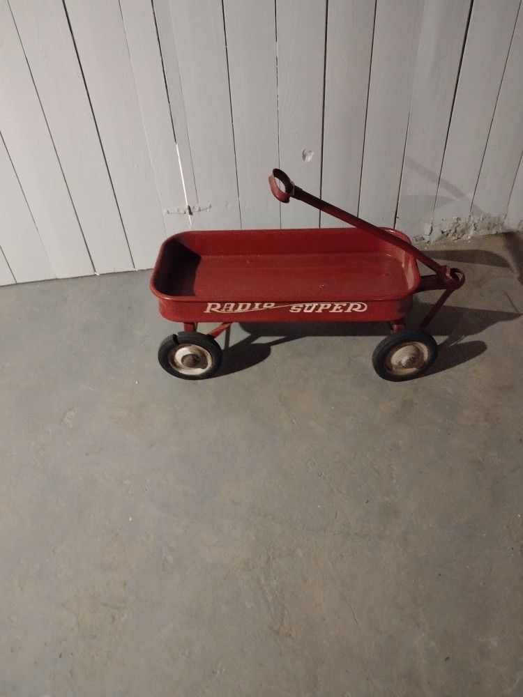Antique Radio Super Red Wagon Solid Metal