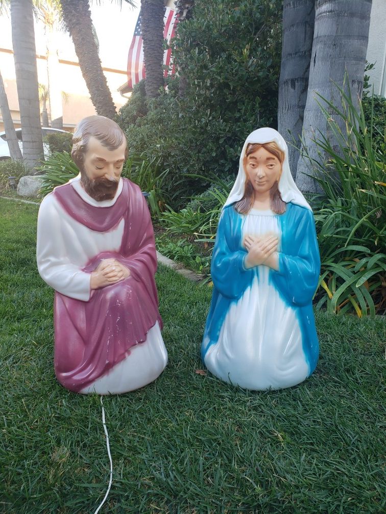 Mary and Joseph Christmas lawn decorations