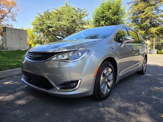 2018 Chrysler Pacifica Hybrid