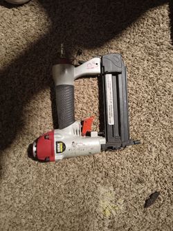 Central Pneumatic 18-Gauge Brad Nailer