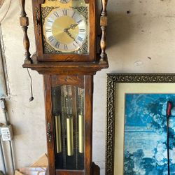 Grandfather Clock Only 85$ 