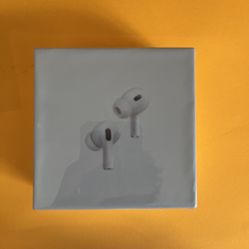 Apple AirPods Pro 2nd Generation MagSafe Wireless Charging Case Lightning, White