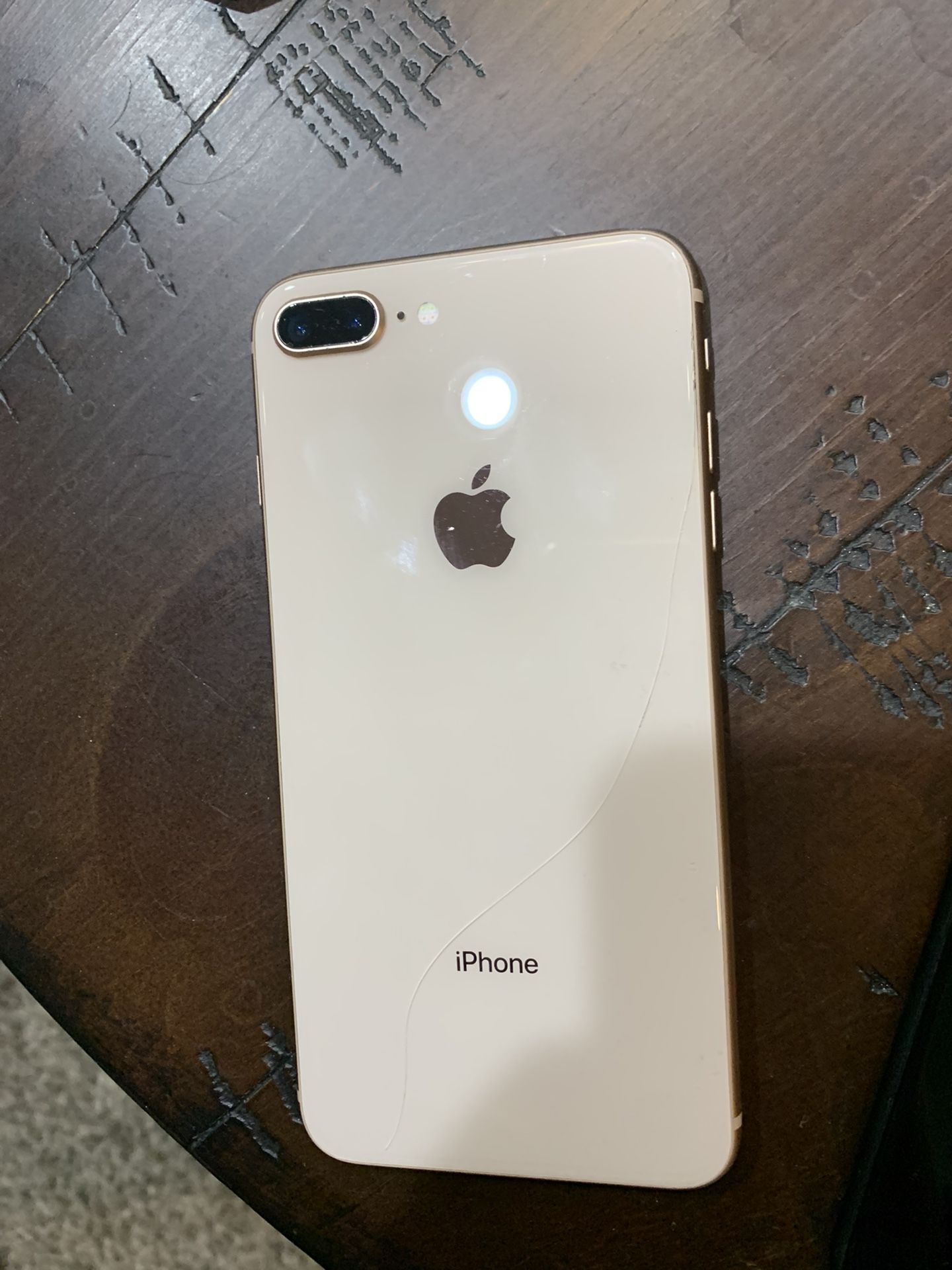 iPhone 8 Plus