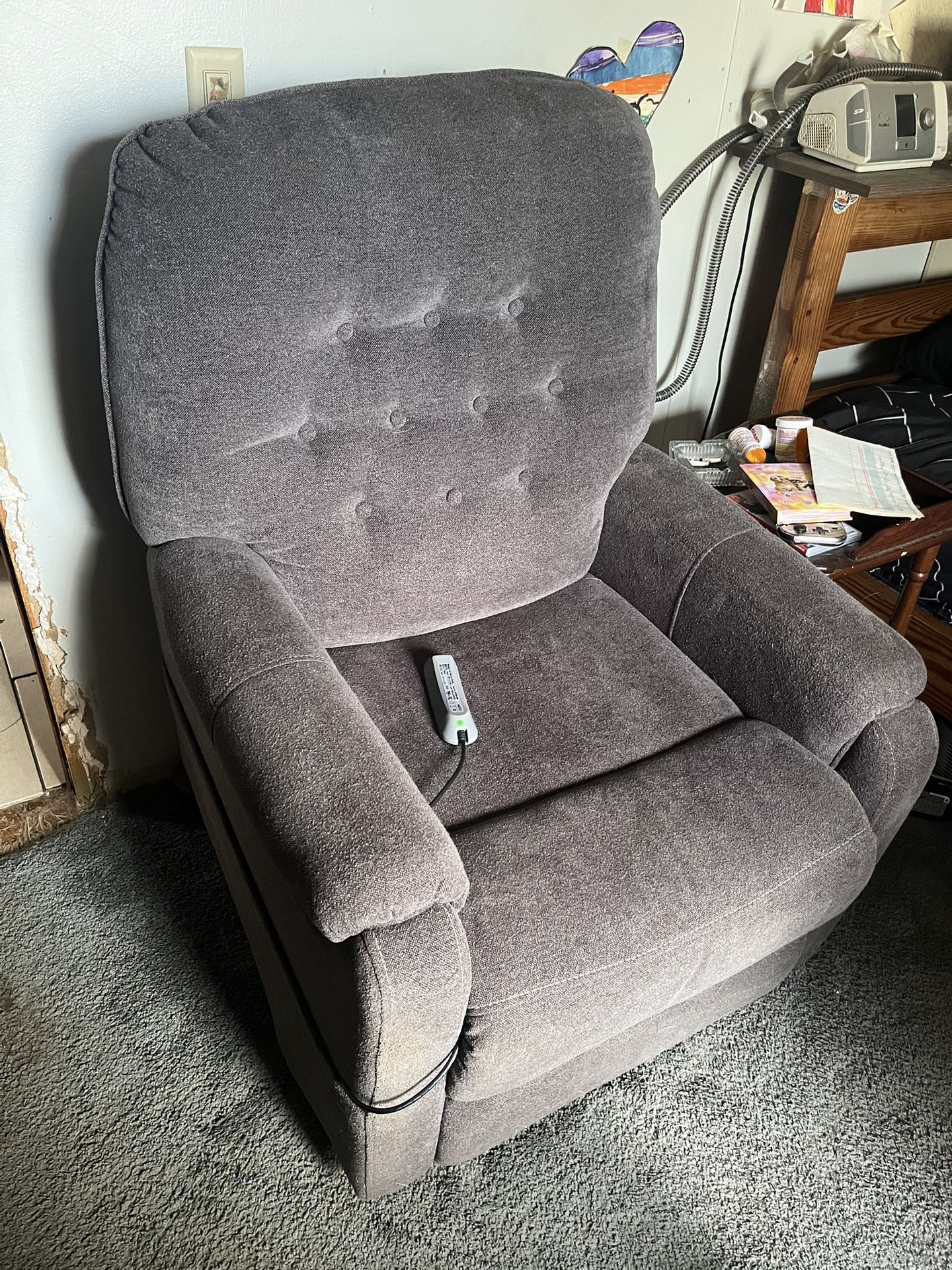 Lift Recliner - $350 or OBO- PICK UP ONLY