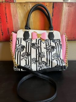 NEW - Betsy Johnson purse - White/Black/Pink Rose Pattern