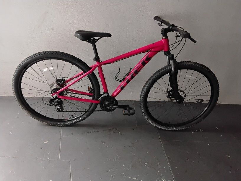 BICYCLE TREK 21 SPEED SIZE 29 BRAND NEW