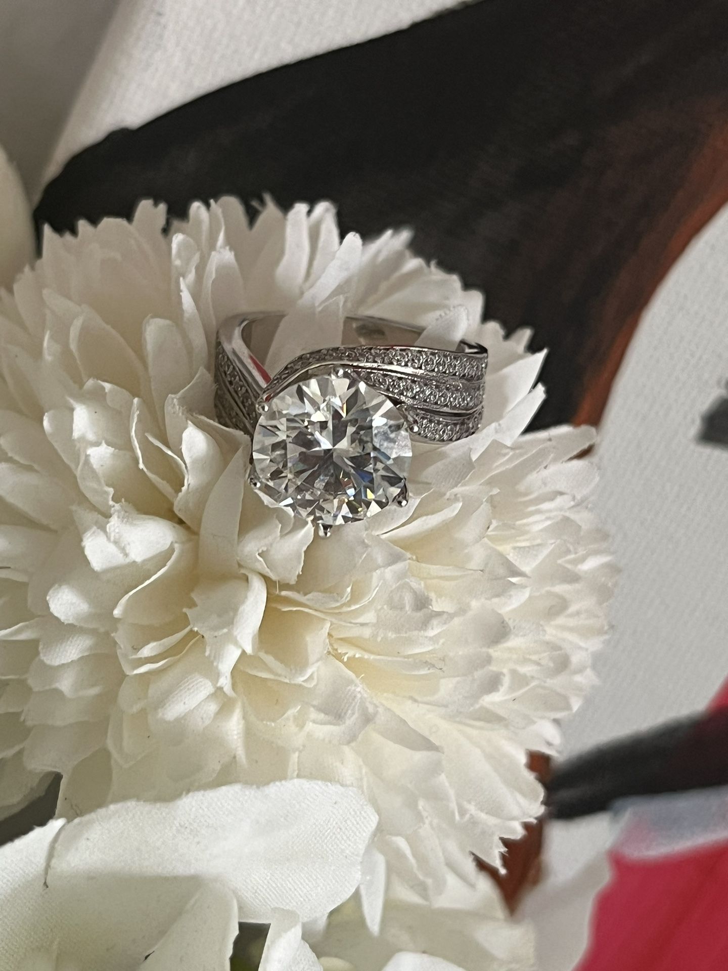 Engagement Ring 18K White Gold 