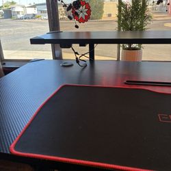 Emerge Gaming Table And Chair