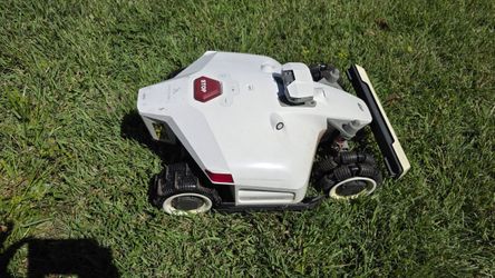 Mammotion Luba 2 5000H AWD Flagship Robotic Lawn Mower - 1.25 Acres - No Perim Wire